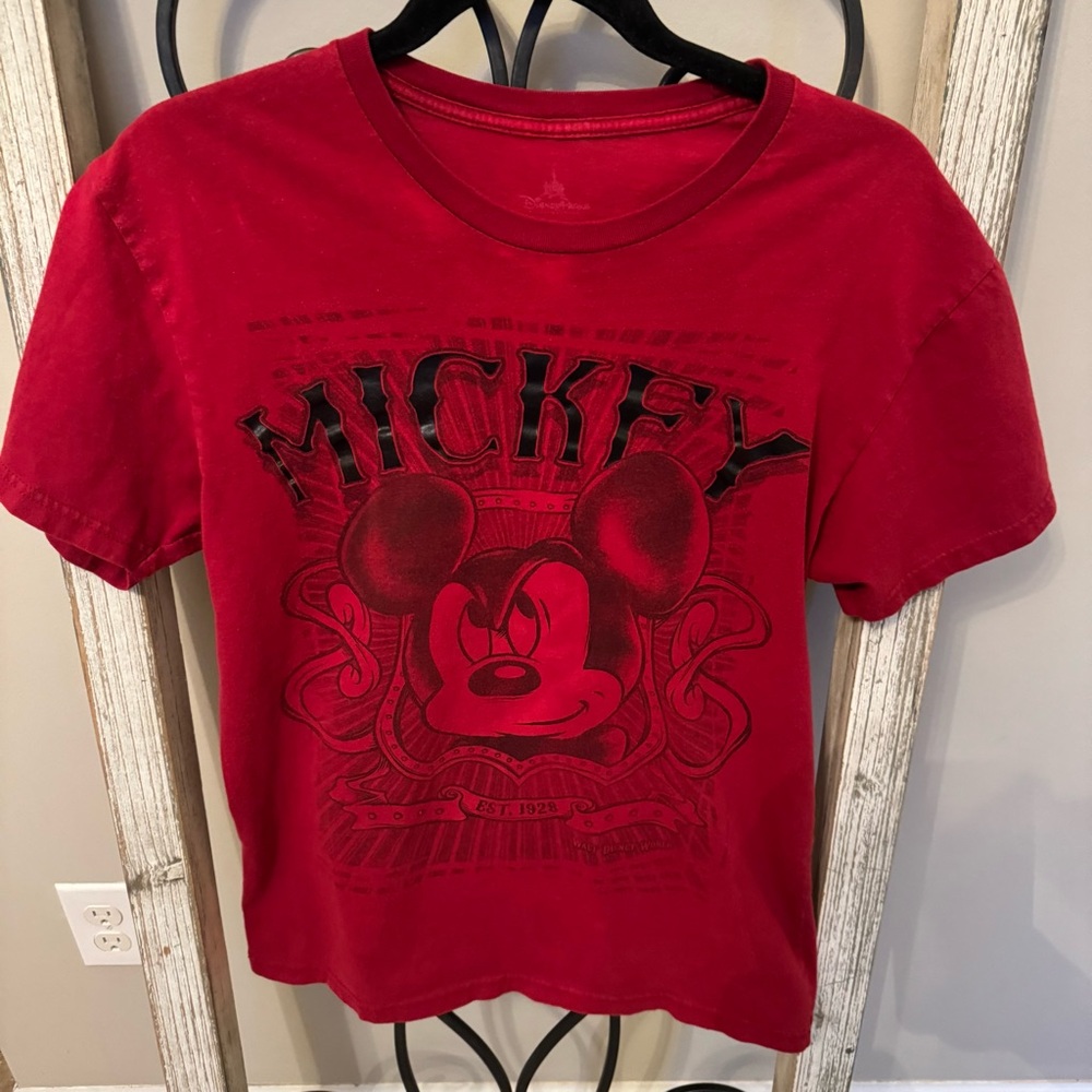 Disney Parks Angry Mickey Mouse Red Graphic T Shirt Women’s‎ Small